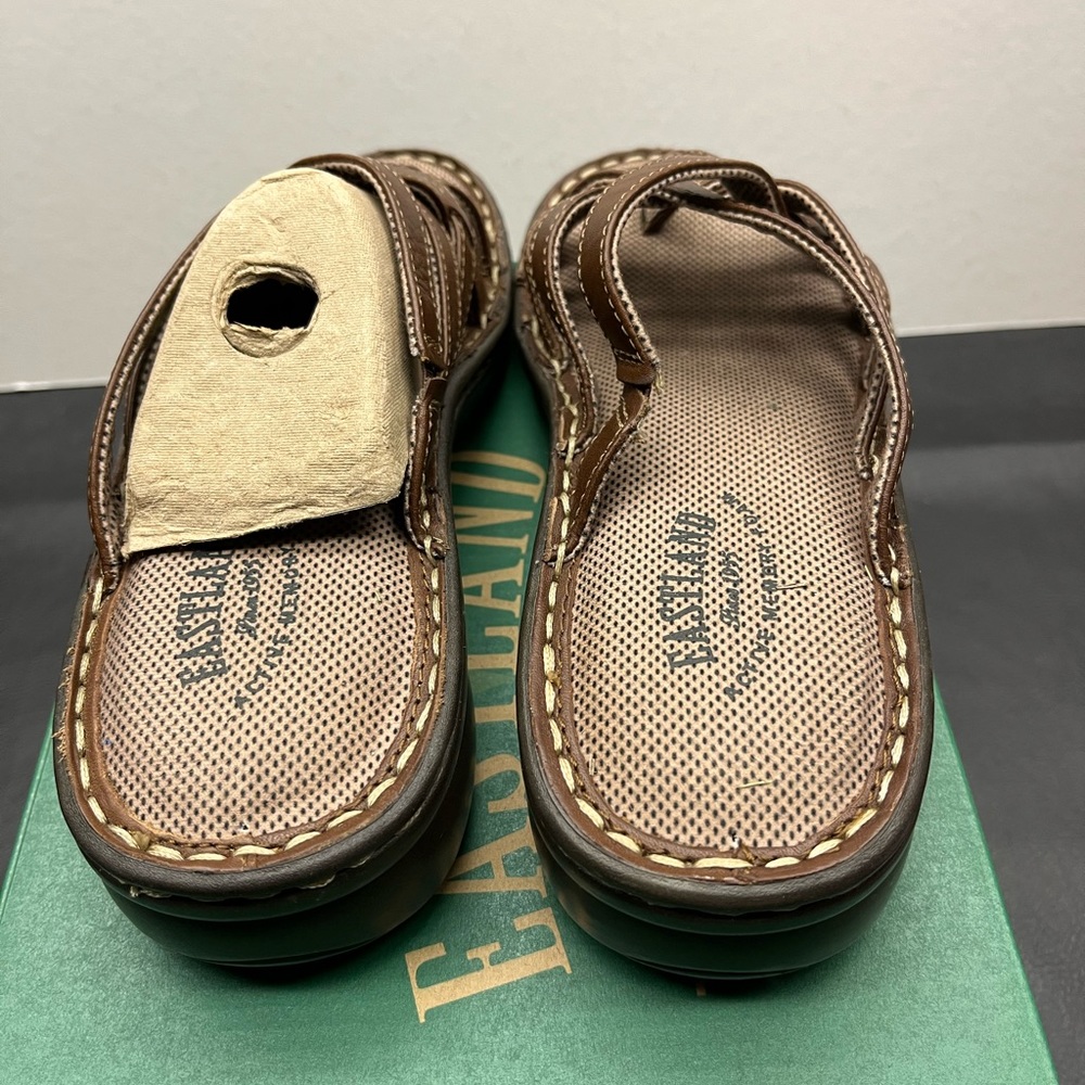 Woman’s Eastland Sandals - Size: 6 - Brand new in box - Picture 5 of 8